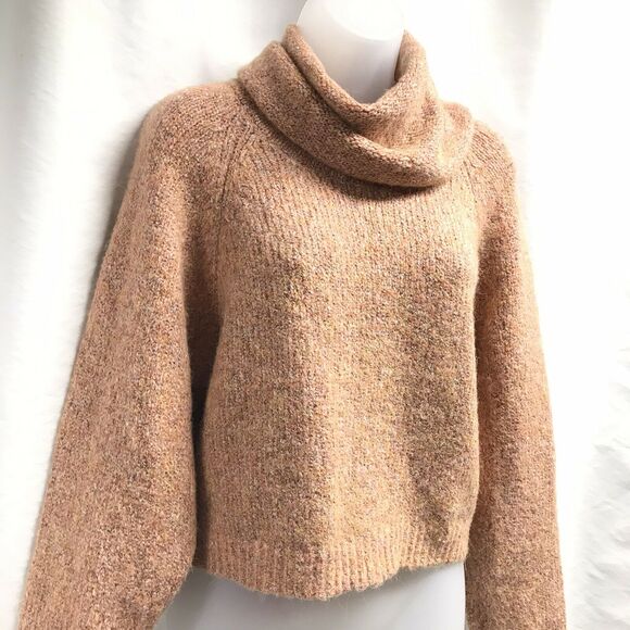 *NWOT Sincerely Jules Cropped Cowl Neck Sweater Size XS - Picture 2 of 9